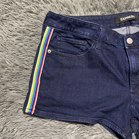 🌈🥰Express Shortie Relaxed Low Rise Rainbow Shorts 🥰🌈 - Picture 4 of 14